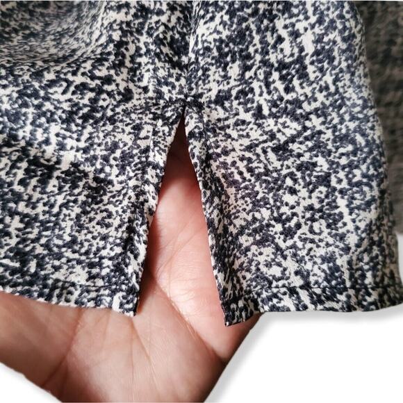 Women Ann Taylor Top Blouse MP Flowy Pleat Career Modern Lightweight Black White - Picture 8 of 14